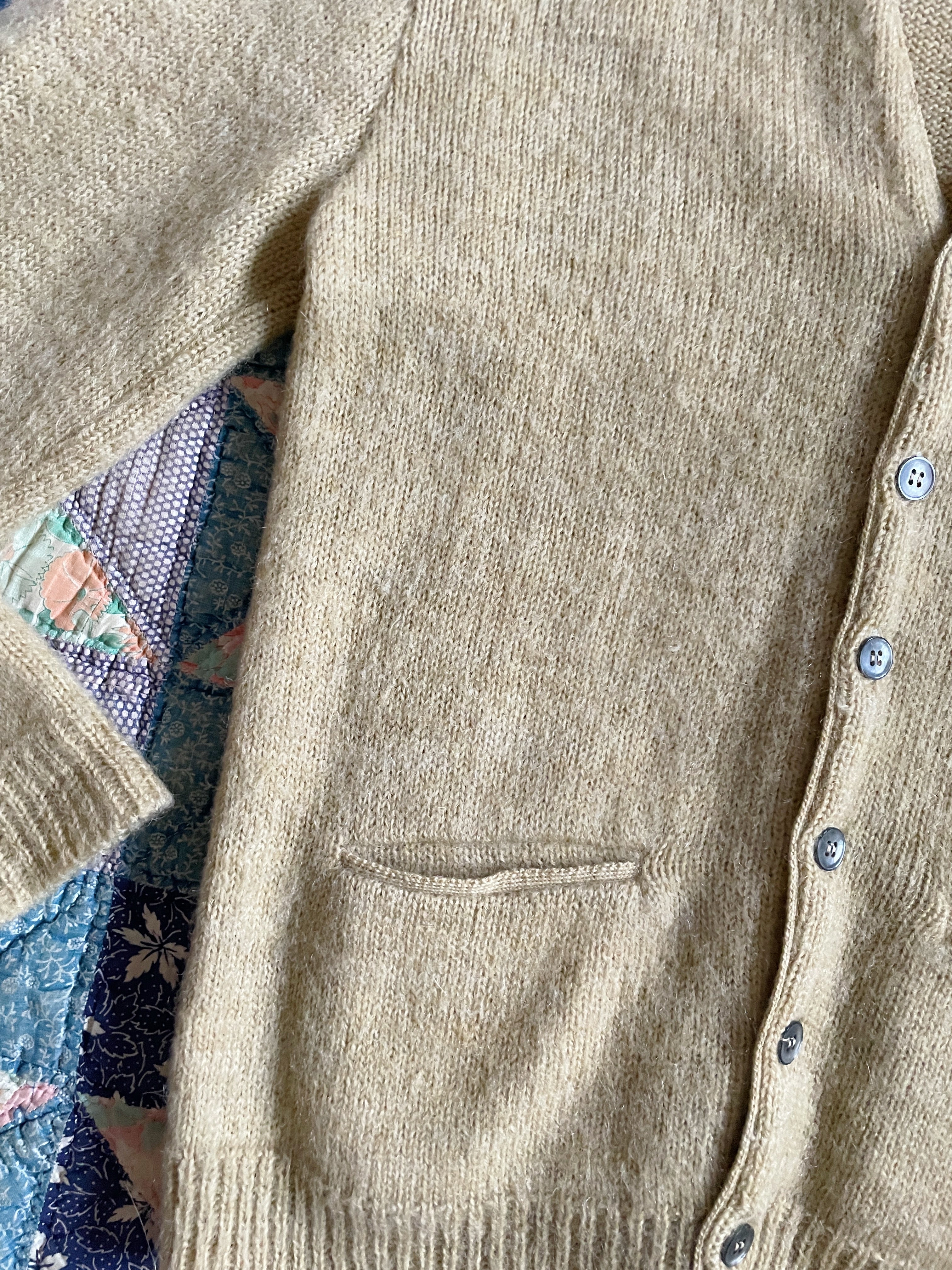 1960s Beige Wool and Mohair Knit Cardigan – kidsheets