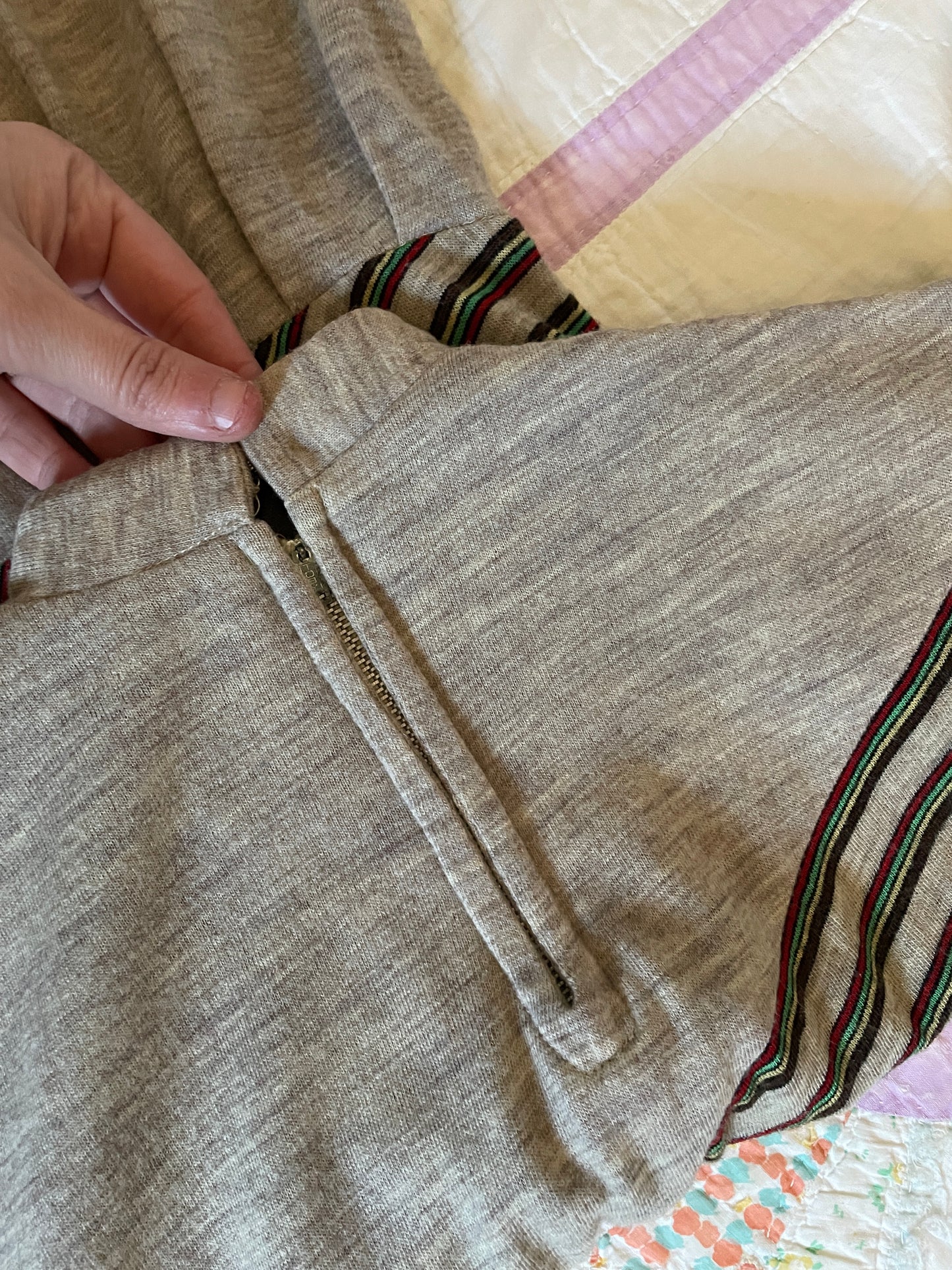1940s Gray Knit Stripe Emblem Dress