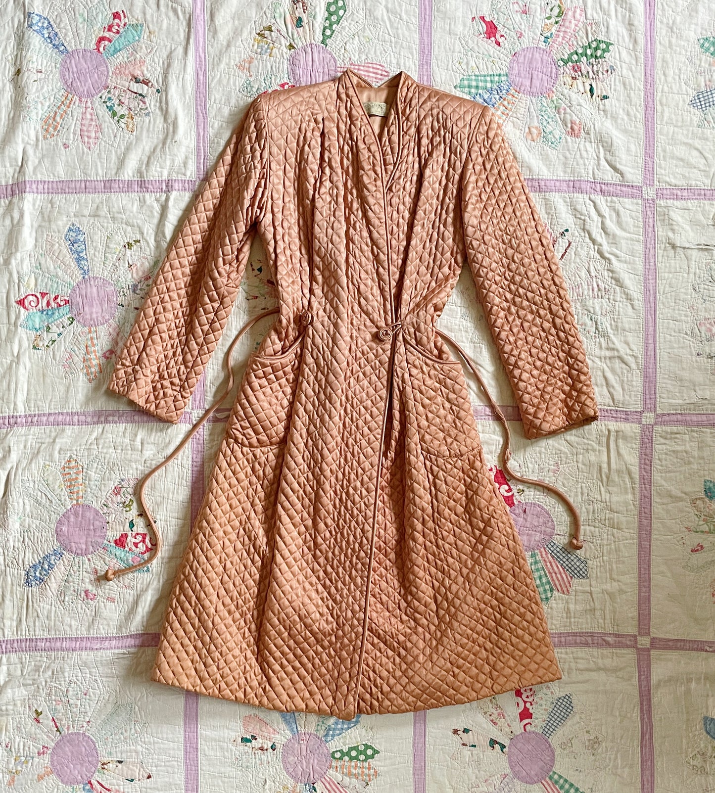 1940s Quilted Satin Robe